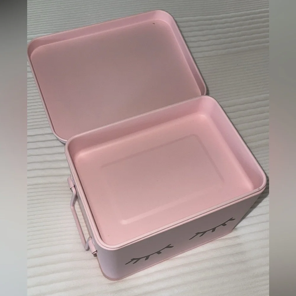 Lash / makeup storage box with handles - Picture 3 of 5